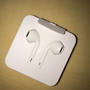 Apple earbuds